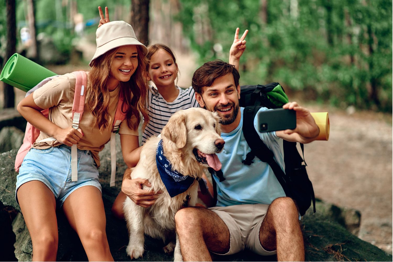 Camping mit Hund: So wird das Outdoor-Abenteuer zum Erfolg